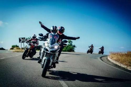 夕阳下国产摩托车视频